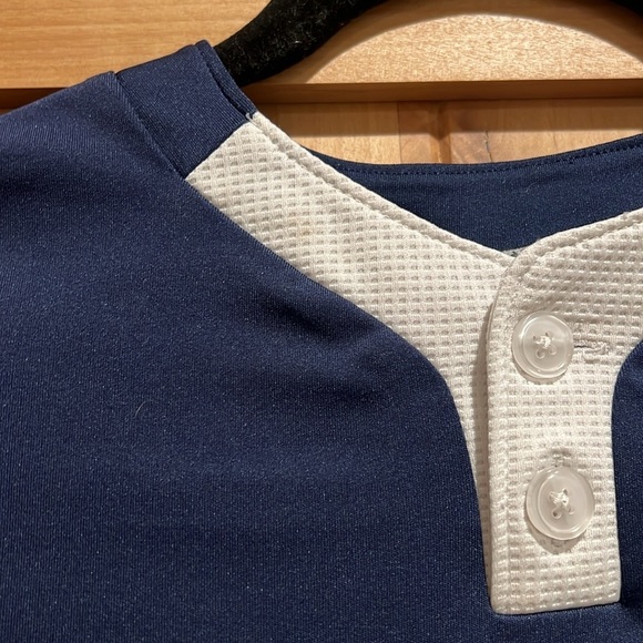 New York Yankees jersey youth medium by majestic brand excellent condition - Picture 5 of 9